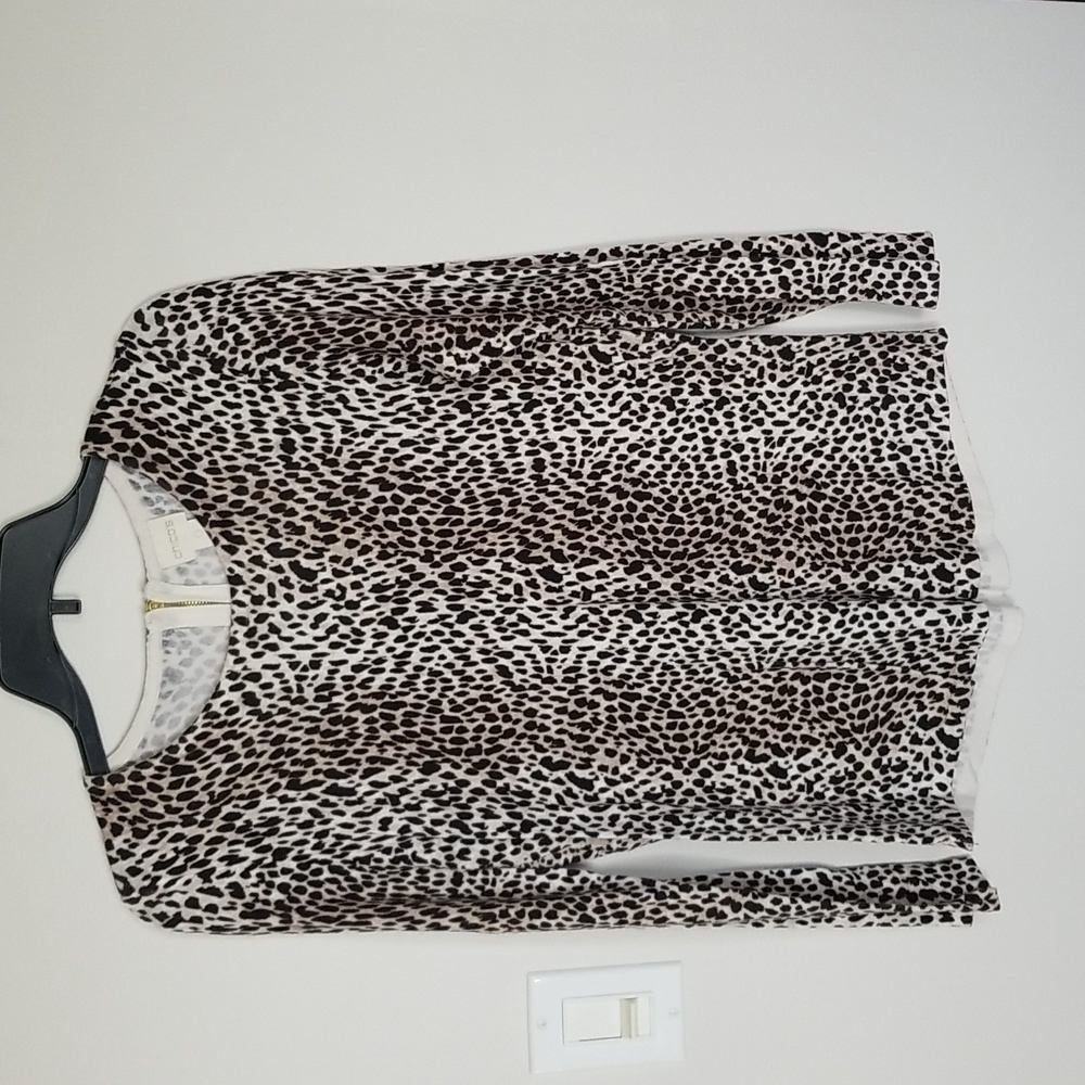 Chico's womens scoopneck longsleeve leopard sweater